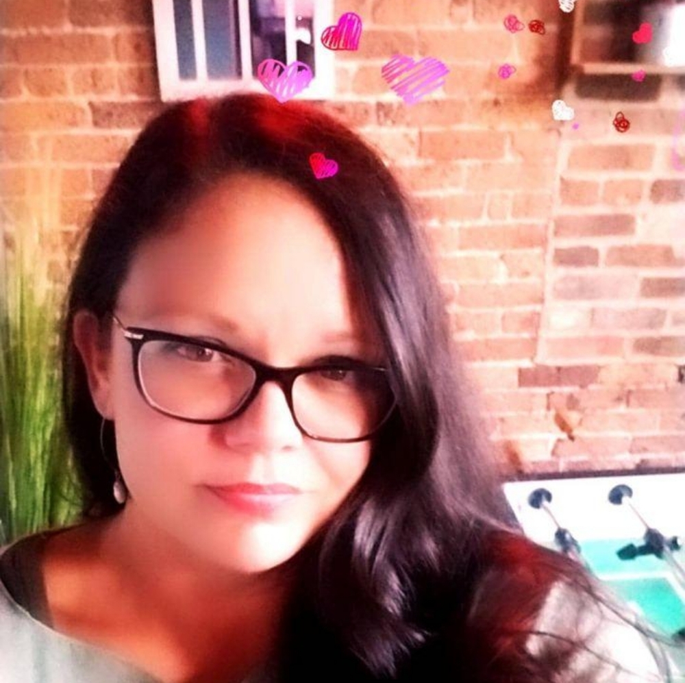 Meet your Posher, Casandra